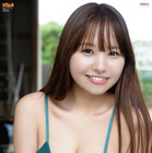 本郷柚巴の笑顔まぶしいビキニ姿! 蓬莱舞も登場する1冊まるごと水着グラビア 画像