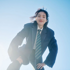 のん、“高校の先輩感”あふれる制服姿にファン大歓喜 「男前！」「惚れちゃいました」 画像