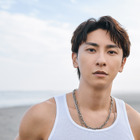與真司郎、鍛え抜かれたヘルシーな肉体をお披露目！ エッセイ『人生そんなもん』先行カット公開 画像