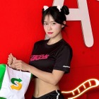 Tシャツがピッチリすぎ…人気韓国チア、溢れんばかりの美スタイルでファンを圧倒「超可愛い！」【PHOTO】 画像