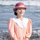新婚旅行の夜、なつ美（芳根京子）と瀧昌（本田響矢）は手を握って見つめ合い…『波うららかに、めおと日和』 画像