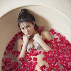 SKE48・中野愛理、花風呂水着やランジェリーまで挑戦…1st写真集先行カットが公開! 画像