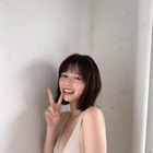 冴木柚葉、ベージュビキニで美肌見せ!『FLASH』オフショット公開 画像
