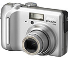 ニコン、11b/g無線LAN内蔵の800万/510万画素デジカメ「COOLPIX P1/P2」 画像