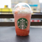 “完熟桃”の甘さが広がる！本日発売のスタバ新作「ヘブンリー ピーチ フラペチーノ」を実食レポ！ 画像