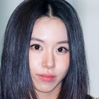 腕にはタトゥーがチラリ　TWICE・チェヨンが美貌際立つ“へそ出し”オフショット公開【PHOTO】 画像