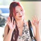 Red Velvet・ジョイ、美背中を大胆に公開！海辺で披露したしゃがみSHOTは「人魚姫」のよう【PHOTO】 画像