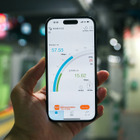 au新サービス「5G Fast Lane」は本当に速い？JR山手線の混雑駅で検証してみた 画像