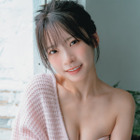 元保育士コスプレイヤー・紅羽りお、美肌のぞく“はだけニット”姿披露！2026年カレンダー発売決定 画像