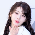 IVE・ウォニョン、投げキッスで純白の冬の女神に！異次元のスタイル引き立つコーデに注目【独自写真】 画像