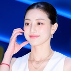 TWICE・ジヒョ、“女優の実妹”との仲良し2SHOT公開！自然体な姿にファン歓喜「最高すぎる」【PHOTO】 画像
