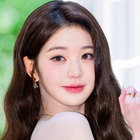 IVE・ウォニョン、ミニドレスから伸びる“美脚”に視線集中！振り向きウインクにキュン【PHOTO】 画像