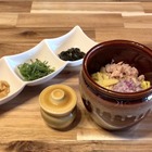 フタを開けると天然黒酢の爽やかな香り！1820年創業の老舗醸造所が「壺そば」を販売 画像