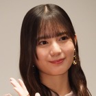 日向坂46・小坂菜緒の可愛すぎるセーラ服＆ブレザー姿！ドラマ『ストロボ・エッジ』オフショ公開 画像