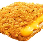 ファミマ、“史上最も売れたファミチキフレーバー”がリニューアル！「濃厚チーズinファミチキ」10日より発売 画像