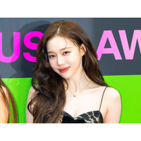 上も下も…aespa・ウィンター、真っ白な攻め衣装で健康美を披露！強烈な雰囲気に「落ち着け」 画像