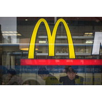 「だれが、なにを、歌っている？」マクドナルド公式、CM出演者ヒント公開で反響 画像