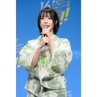 あの、浴衣で登場！夏祭りで串焼きのイカを豪快に食べたい！ 画像