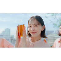 井桁弘恵が「ブレンディ」新CMで軽快な“お茶ダンス”披露！特別インタビューも公開！ 画像