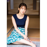乃木坂46・菅原咲月、ノースリーブでしっとり！『ボム』表紙＆ロングインタビューに登場 画像