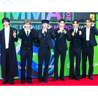 RIIZE、“フェス最強者”の実力発揮！日本・韓国・タイで圧巻ステージ　各地で大合唱巻き起こす 画像