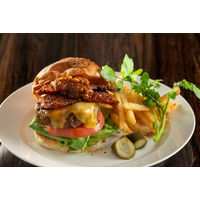 NY発ステーキハウスがアメリカ各地の伝統料理をアレンジ！新作バーガー4種を5月限定で販売 画像