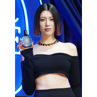 三吉彩花、背中に入れた花のタトゥーを公表「自分らしく生きるという決意の証」 画像
