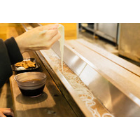 岡山の渓流で流しそうめんを楽しむ！「山乗渓谷そうめん流し 涼水亭」2026年シーズンの営業を開始 画像