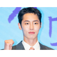 丸刈り姿も公開…“aespa・カリナの元カレ”俳優イ・ジェウク、本日（18日）入隊「行ってきます」 画像