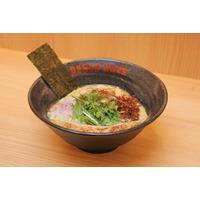 元祖原宿ラーメン「BASSANOVA」が大型リニューアルして1日にオープン！名物グリーンカレーラーメンも登場 画像