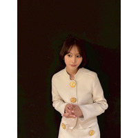 南沙良、ミニ丈美脚露出の舞台挨拶衣装に反響「衣装とっても素敵」「めっちゃ脚キレイ」 画像