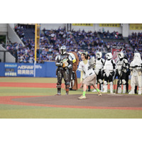 恒松祐里が自身初の始球式！大ファンの「スター・ウォーズ」グローグー風の衣装で投球！ 画像
