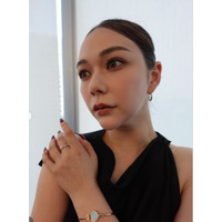 村重杏奈、夏らしいコーディネートなど衣装写真大量公開！マネージャーとの仲良しエピソードも披露 画像