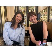 渡辺満里奈、パリで雨宮塔子と25年ぶりに再会！ 画像
