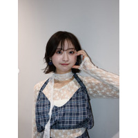 「大阪でも待ってるネ」富田鈴花、ファンミの衣装をSNSに公開！ 画像
