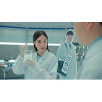 広瀬すず、オズワルド伊藤のNGシーンに笑顔でツッコミ!?新CMが公開 画像