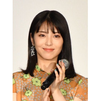 「『風』を担当いたしました」浜辺美波、「ネイチャー」テーマの東宝カレンダーの撮影完了を報告！ 画像
