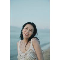 デビュー35年・雛形あきこが22年ぶり写真集を発売　封印の水着グラビアも解禁 画像
