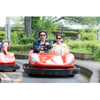 有村架純＆オダギリジョー『さとこはいつも』ゴーカートや動物ふれあい“お忍び”デートのシーン写真解禁 画像