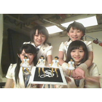 U-15アイドルが眼前に ～ 新人アイドル「スマイレージ」、デビューCDプロモにAR技術を採用 画像