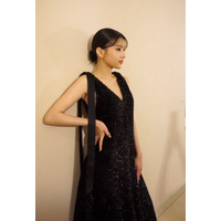 出口夏希、国際映画祭で訪れたイタリアでのオフショットを公開　ドレスからラフなスタイルまで披露しファンを魅了 画像