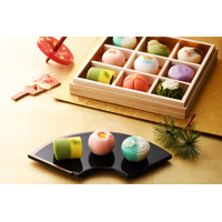 伊藤久右衛門「京菓子おせち」予約開始！抹茶・玉露・ほうじ茶が華やかな和菓子になってお重を彩る 画像