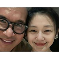 元恋人だった女優と20年ぶりに再会し結婚も、日本で急死…韓国歌手の夫が亡き妻の誕生日に墓地へ 画像