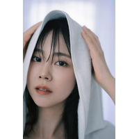 KARAハン・スンヨン、約10年ぶり写真集を12月10日に発売 画像