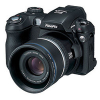 富士フイルム、光学10倍ズーム搭載のデジカメ「FinePix S5000」発表 画像