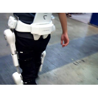 脚力・歩行機能をサポートする自律動作支援ロボット「HAL」 画像