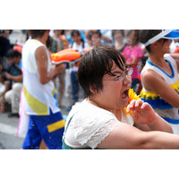 【夏休み特別企画】USJの夏イベント「Water Street Party」にハリセンボンが参戦 画像