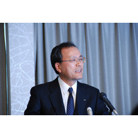 「IS03は好調。だが他社へ追いつくには時間が必要」……KDDI田中社長就任会見 画像