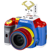 HOYA、デジタル一眼レフ「PENTAX K-r」の「コレジャナイロボモデル」 画像