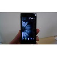 KDDI、未発売のスマートフォン「IS04」「IS05」を紹介 画像